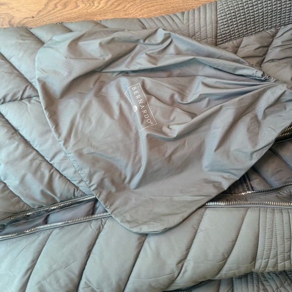 Bernardo SOFTY GLAM ECOPLUME PACKABLE PUFFER LONG COAT LARGE PUFFER COAT - Picture 3 of 9